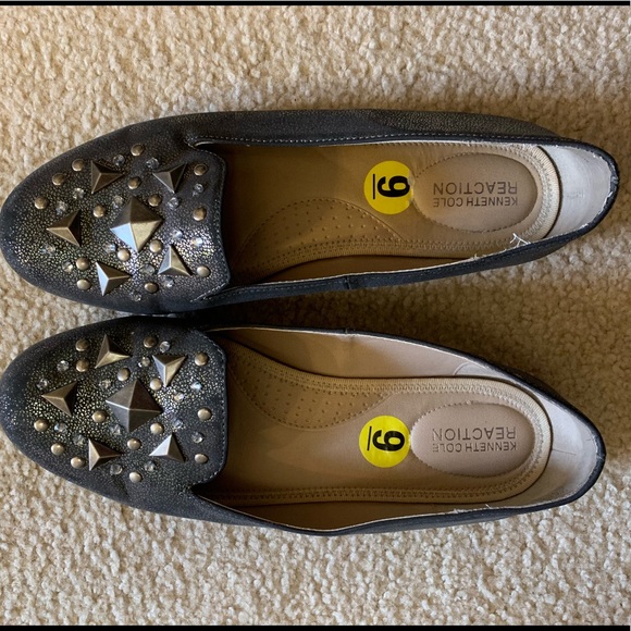 Adorable pewter Kenneth Cole Reaction flats! - Picture 1 of 3